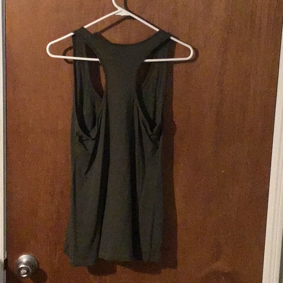 Cute top - Picture 2 of 3